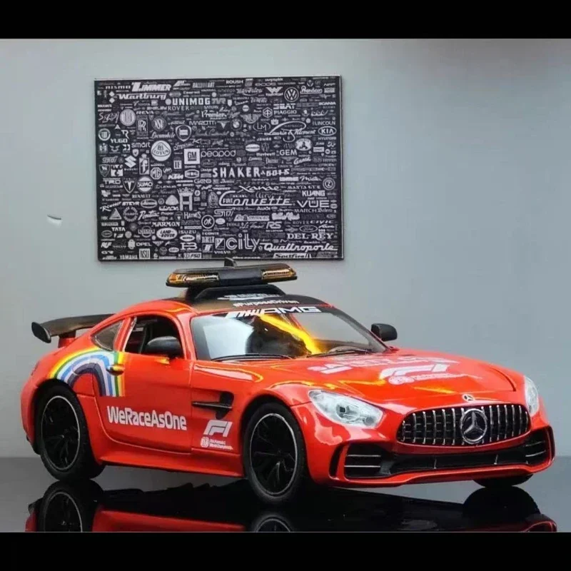 1:24 ベンツAMG GT F1セーフティカー 合金製モデルカー サウンド&ライト プルバック式 おもちゃの車 男の子向け 高級コレクション オーナメント カーモデル