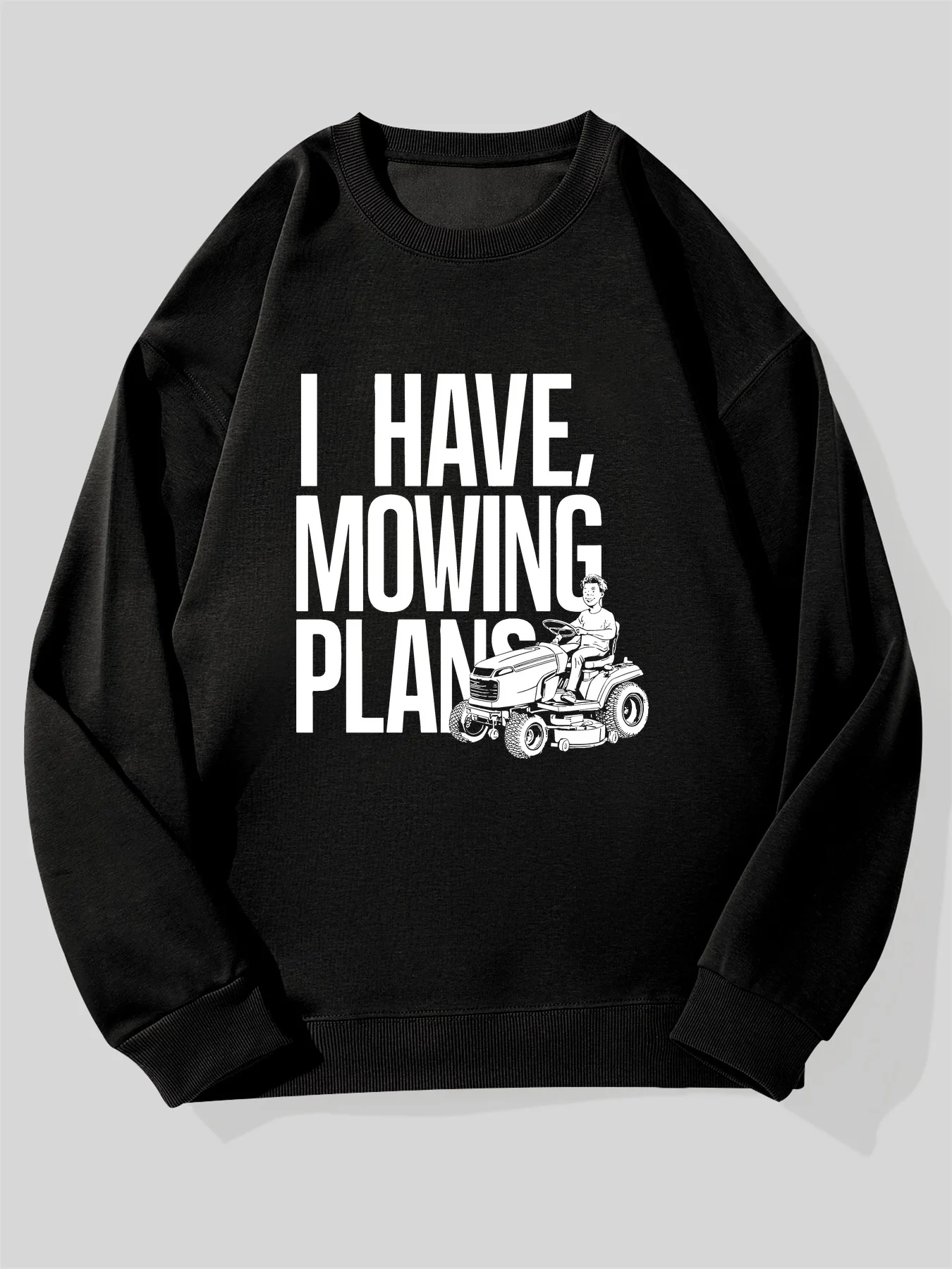 سويت شيرت رجالي مضحك "لخطط القص" برسومات جزازة العشب - بلوفر أبيض بياقة دائرية مع تصميم للعناية بالعشب