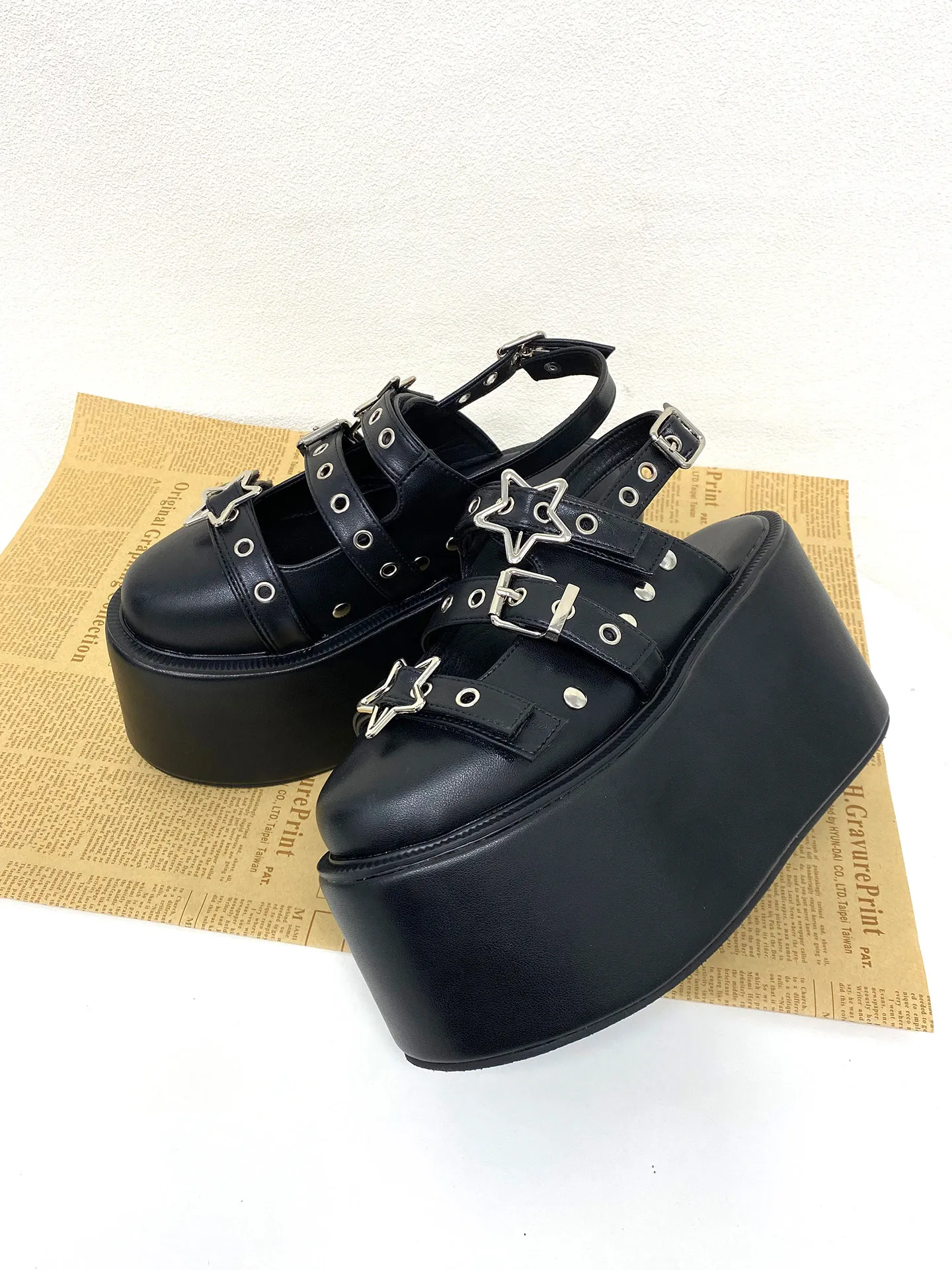 Punk Lolita Platform Mules Women Round Toe Multi Strap Buckle Star Decor Rivet Thick Sole Backless Slip On Sandals Gothic Shoes