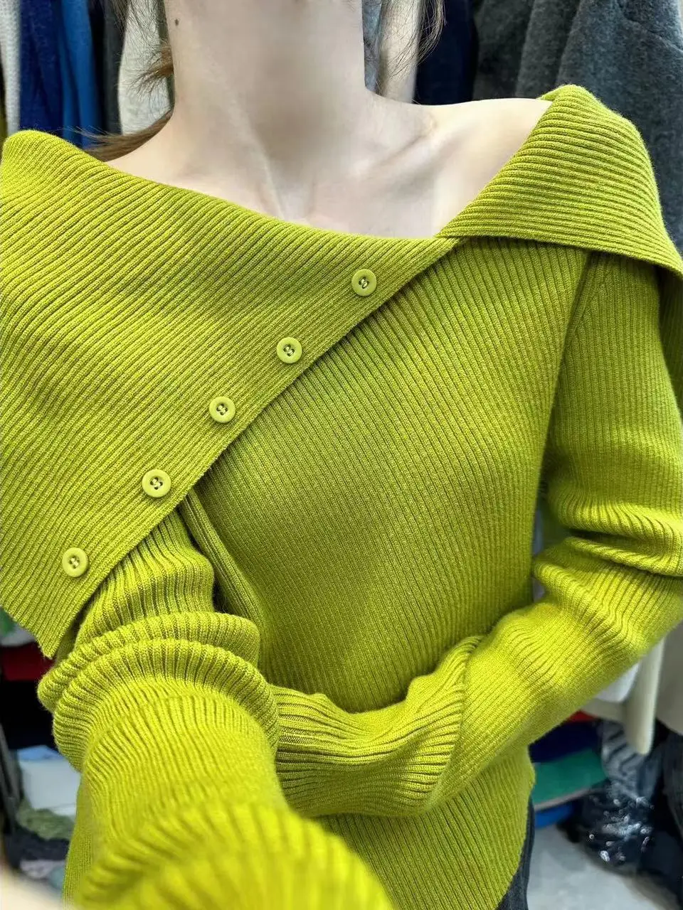 エレロングスベニットウェア レディース ファッション ユニークな大きな襟デザイン スリム 秋の新作 スレ2025 トレンドセーター