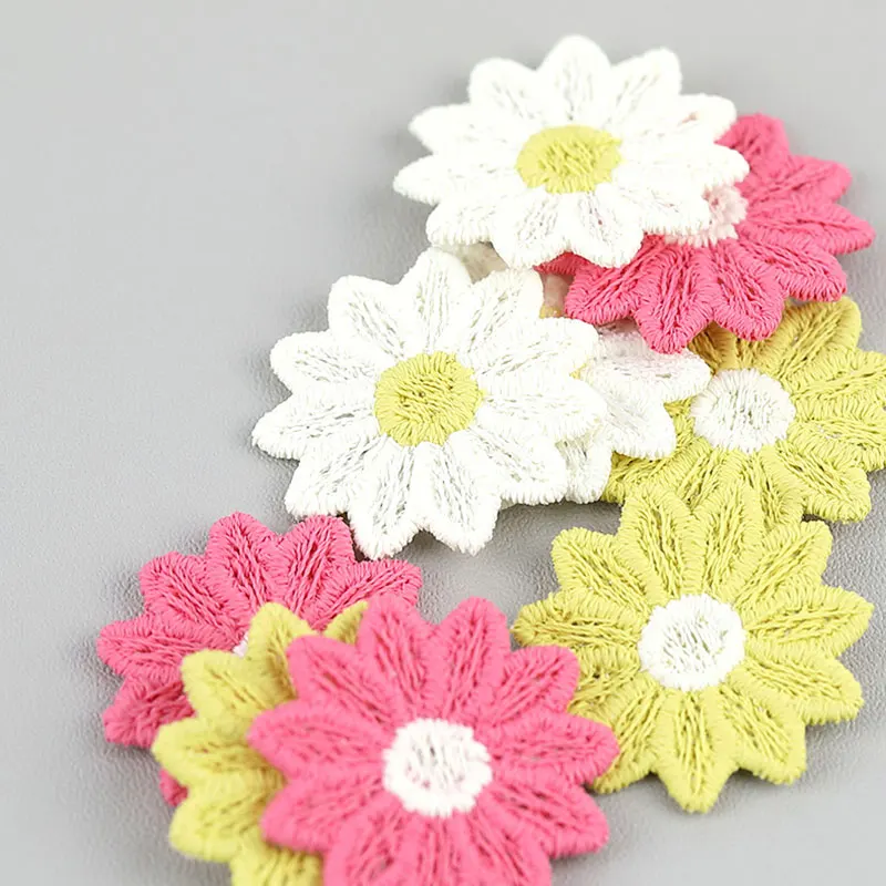 30 Stück, 2,5 cm, bestickte Sonnenblumen-Applikationen – zum Verzieren von Haarspangen, Schuhen, T-Shirts, Mützen, Hosen und Socken – verschiedene Stoffaufnäher. – Detail 3