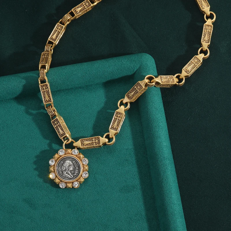 

Vintage Antique Gold Color Coin Pendant Necklace Woman Bamboo Retro Rhinestone Luxury Brands Jewelry Designer Gift Party New