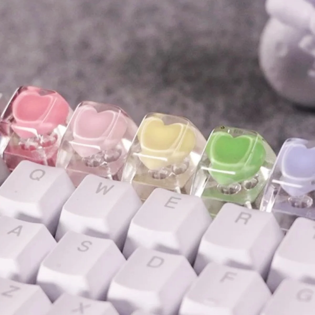 

Resin Game Translucent Heart Cute Girl Gift Cartoon Personalized Key Caps for Cherry MX Switch DIY Mechanical Keyboard Key Caps