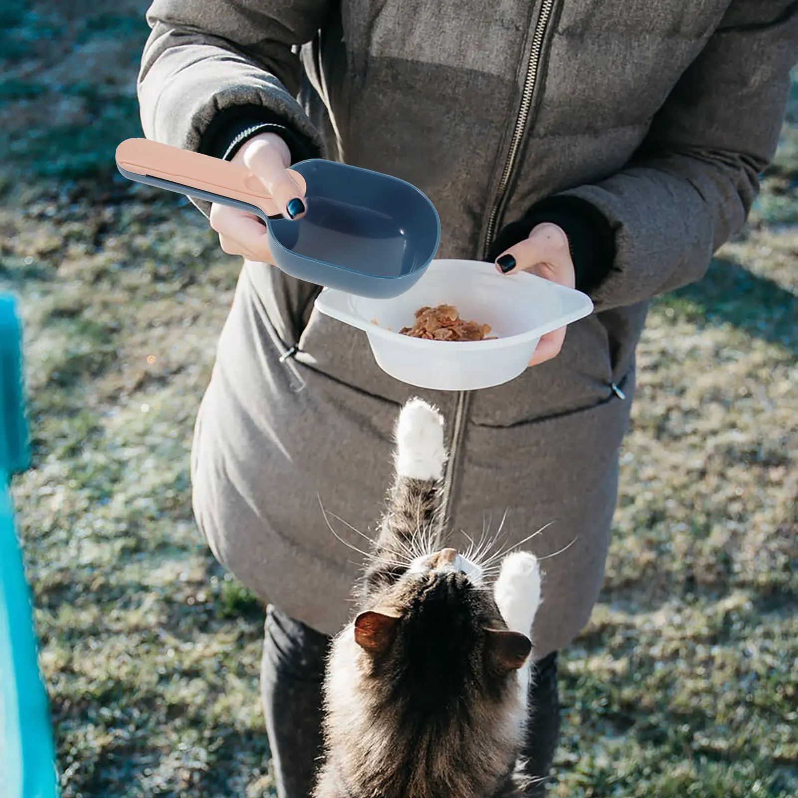 

Stylish Plastic Pet Food Spoon Durable Multifunctional Scoop for Dogs Cats Portable Feeding Tool Mini Cat Food Measuring Scoop