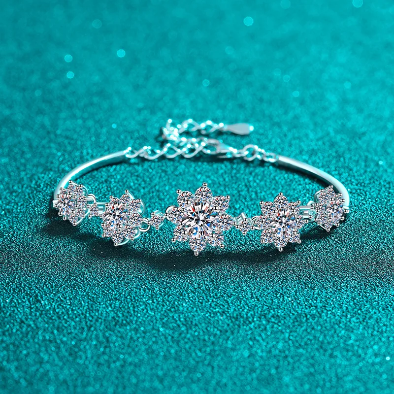 

925 Silver 2.6 Carat Moissanite Bracelet Fashion Flower Style Sparkling Gorgeous Jewelry Gift Suitable for Wedding Mother's Day