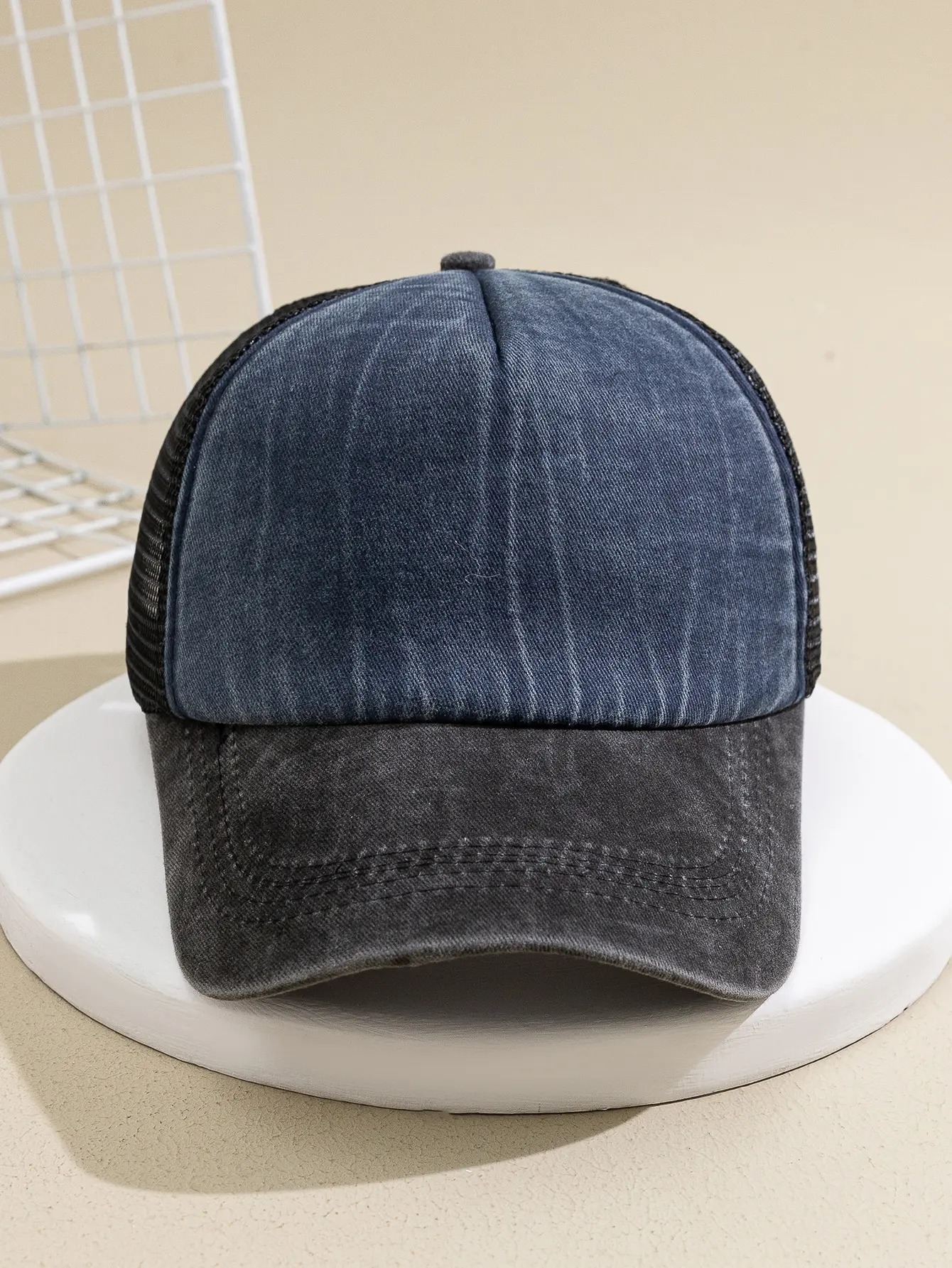Japanese-style Retro Patterned Board with Solid Color Patchwork, Sponge-covered Top, Semi-netted and Sheer Baseball Cap