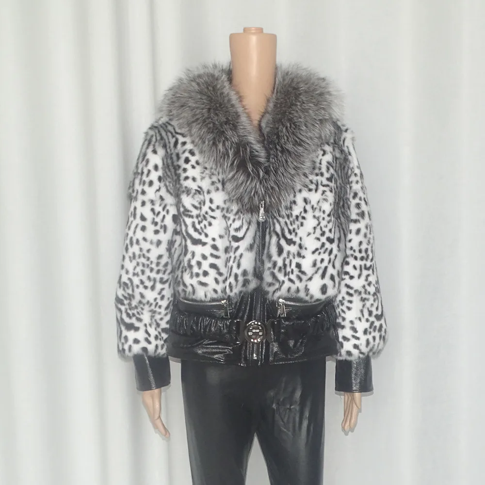 Chaqueta de piel Natural para mujer, abrigo corto de piel de conejo de Angora, con cremallera y rayas cruzadas de leopardo blanco