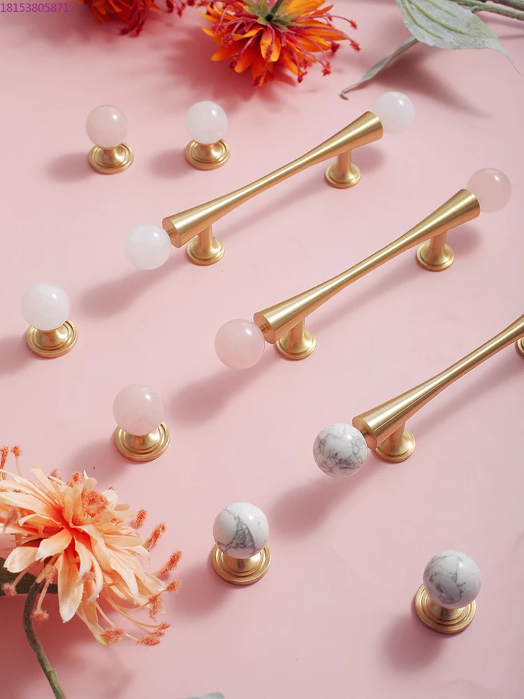 

Французская легкая роскошная высококачественная дверная ручка шкафа, персонализированная длинная ручка из хрустальной латуни