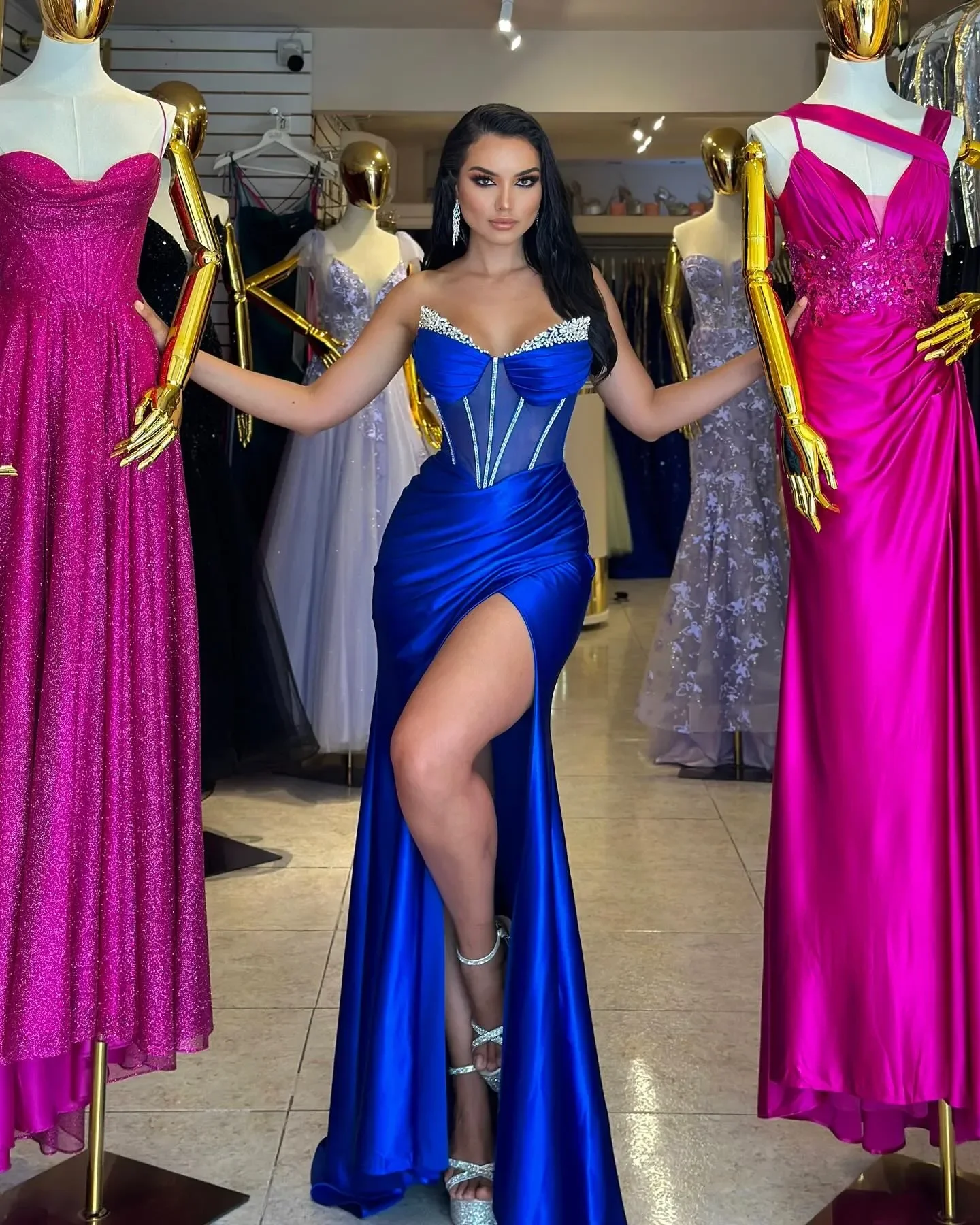 فستان سهرة مثير بحورية البحر متلألئ على شكل قلب بفتحة جانبية بدون ظهر فاخر لحفلات الكوكتيل والحفلات الراقصة والمناسبات الرسمية 2025 #1