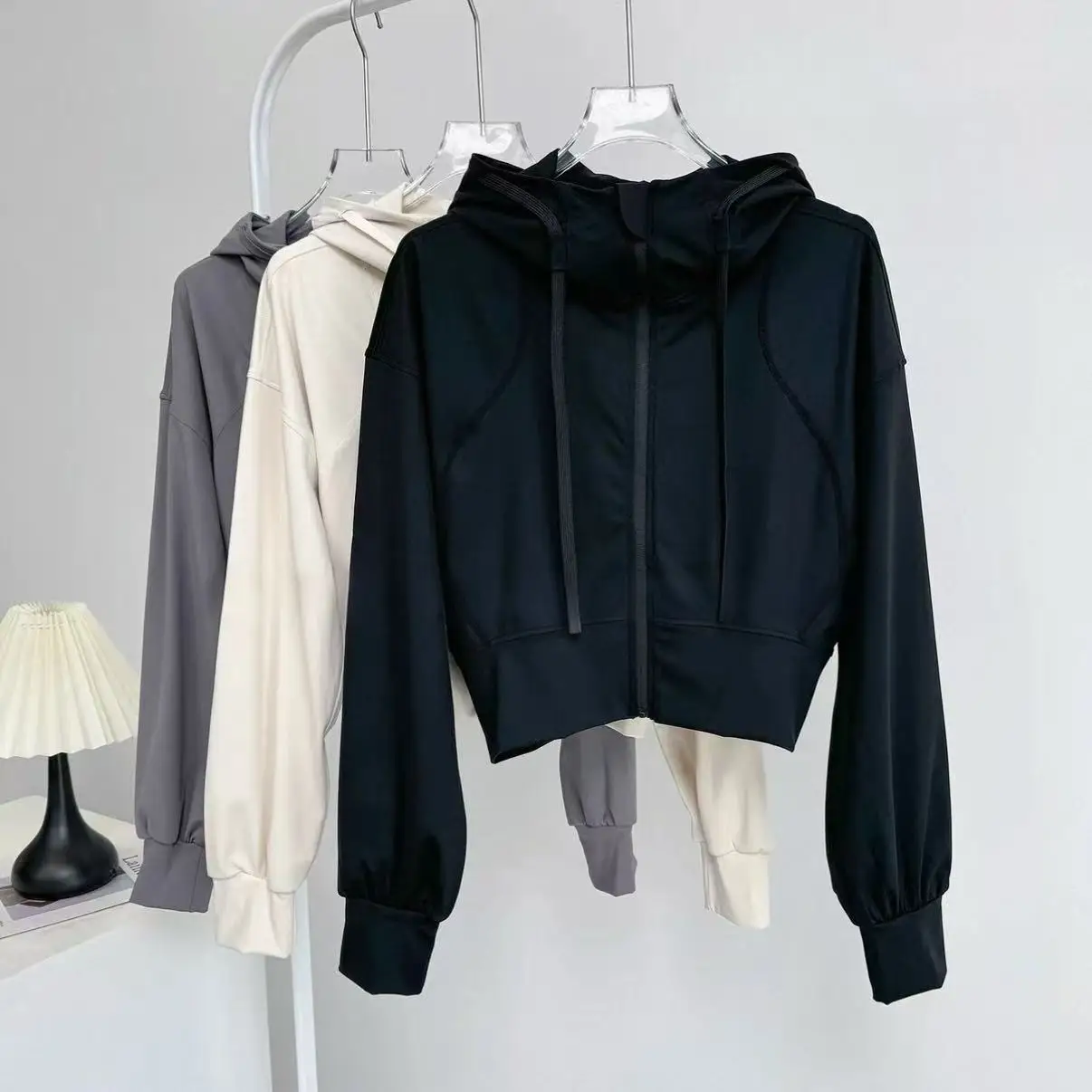 Women's Short Hooded Sports Jacket, Waist-Cinching Slimming Design, Zip-Up Cardigan Long-Sleeve Top Yoga and Fitness Wear Jacket