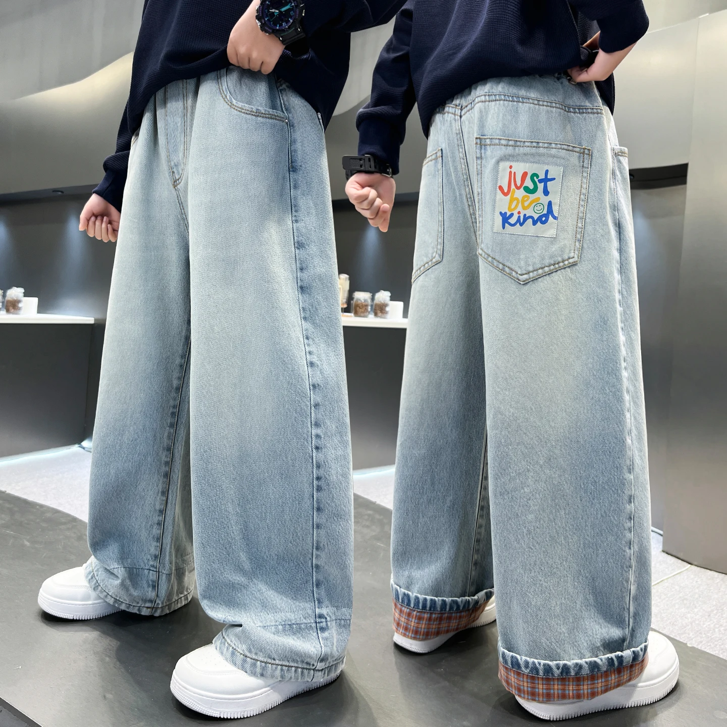 Spring and Autumn Boys' Jeans New Fashionable Simple Loose Casual Straight Tube Pants Baby Pants With Colorful Letter Embroidery