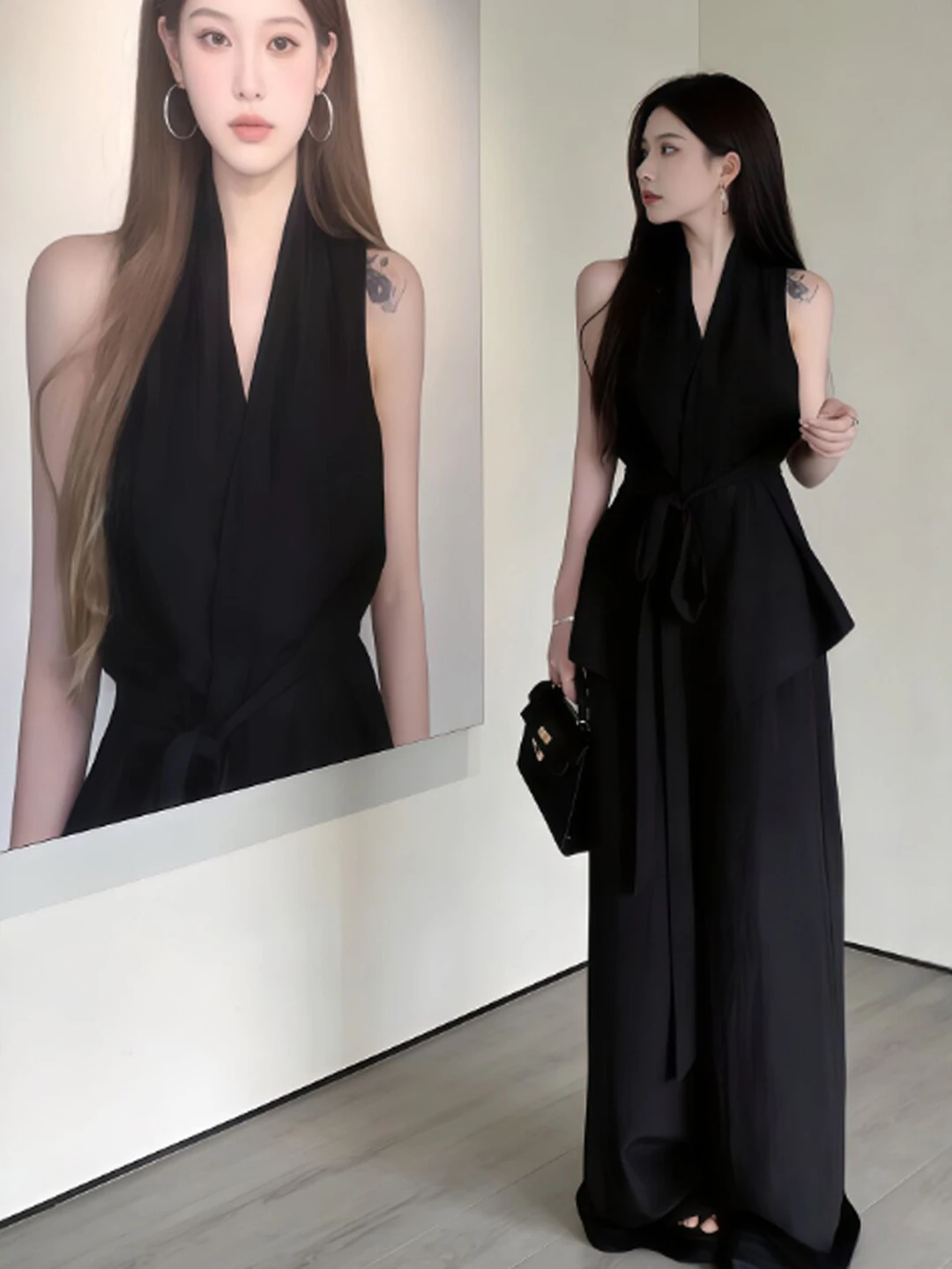 

Korean Style Two-Piece Set Casual Pants V-Neck Top High Waist Comfortable Cotton Summer Fashion Ensemble for Women