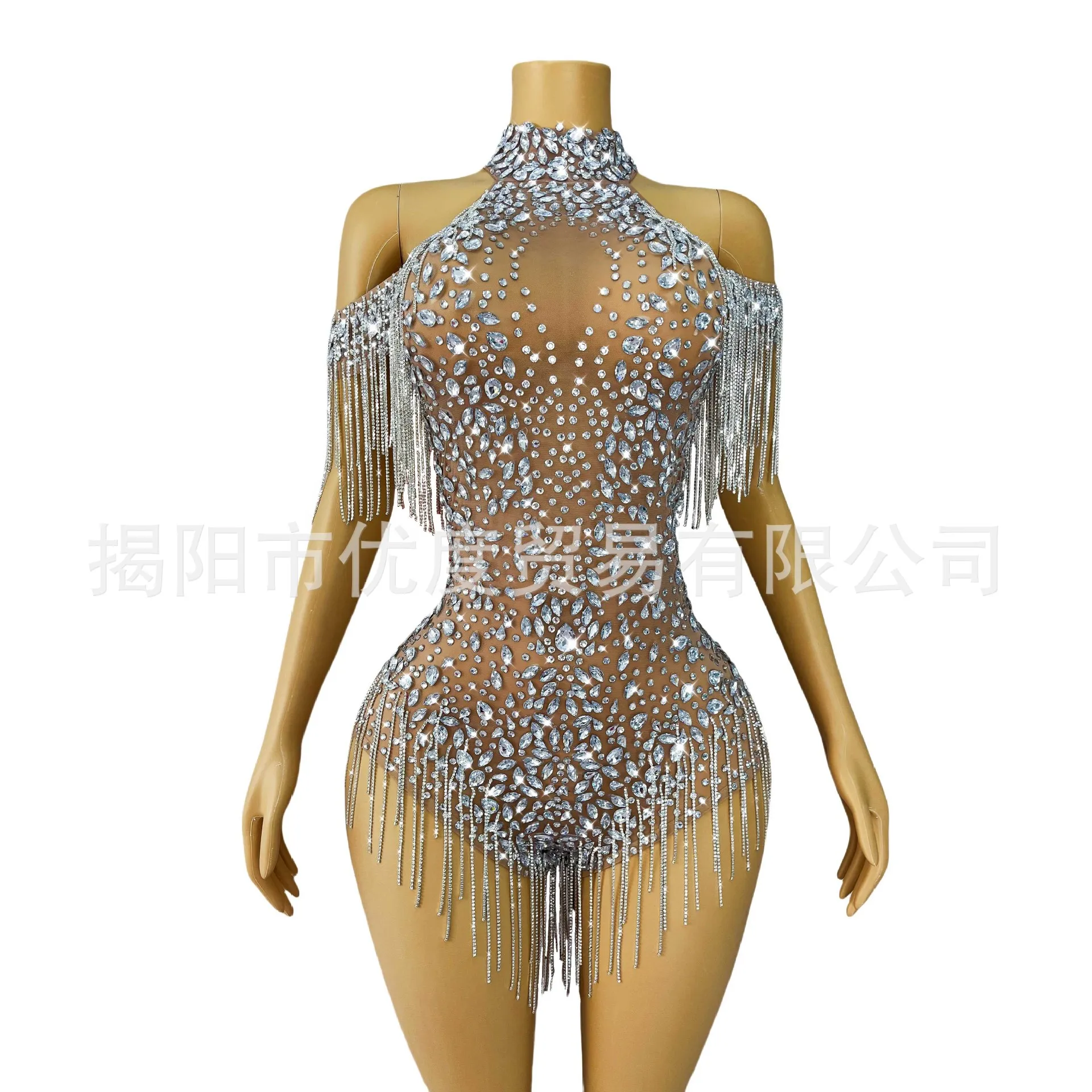 

2026 блестящая элитная сексуальная перспективная цепочка с бриллиантовой цепочкой, коктейльная вечеринка, короткая юбка, костюм для выступлений, бусины лотоса, осенняя пыль