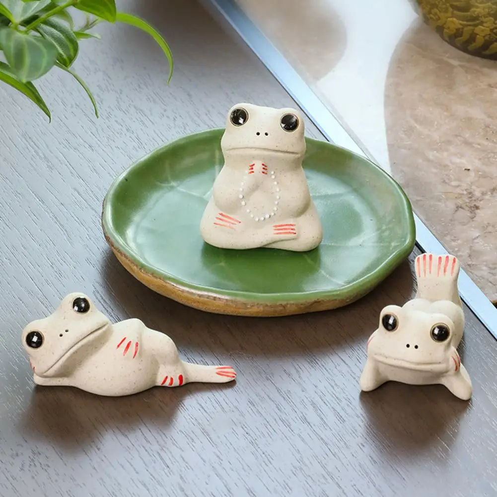 Ceramic Frog Tea Pet Lotus Leaf Design Mini Frog Ornament miniature Little Horned Bedroom Office Decor Chinese Kung Fu Tea Pets