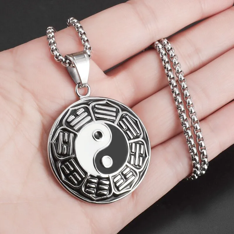 Men\'s and Women\'s New Chinese Tai Chi Yin Yang Eight Trigrams Black and White Pendant Necklace Taoist Lucky Charm Jewelry Gift