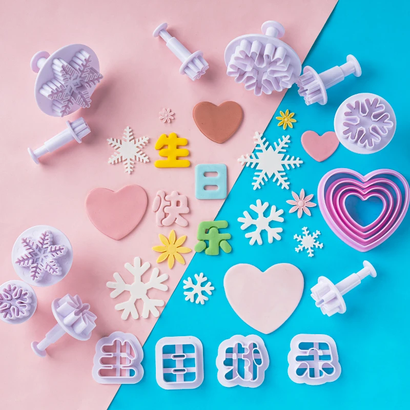 

Christmas Snowflake Flip Sugar Cutting Mold Fancy Cake Decoration Mold Flip Sugar Cartoon Embossed Cookies Stereo Printing Mold