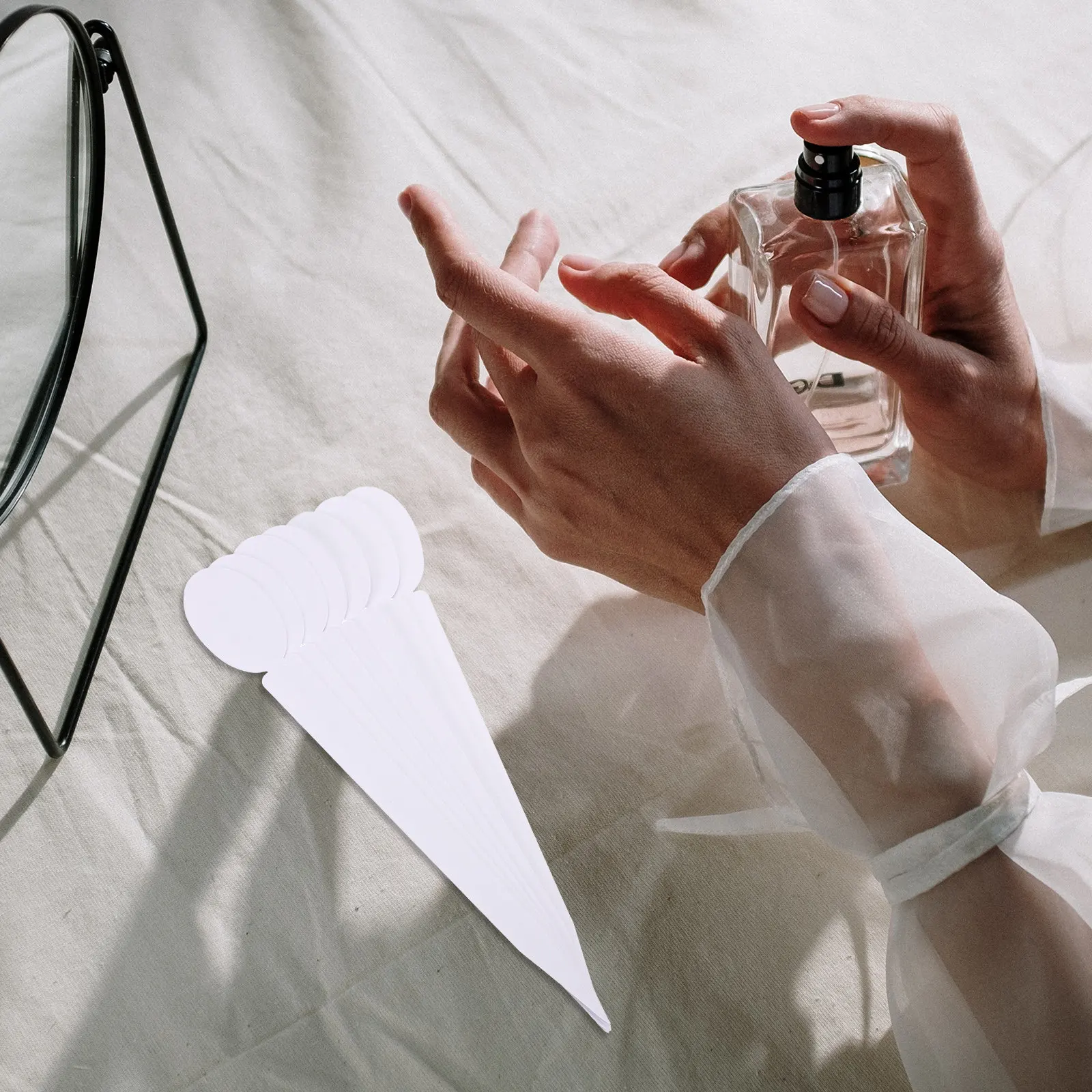 

100Pcs Fragrance Test Strips Perfume Tester Paper Scent Testing Strips for Essential Oils Aromatherapy Perfume Sampling Portable