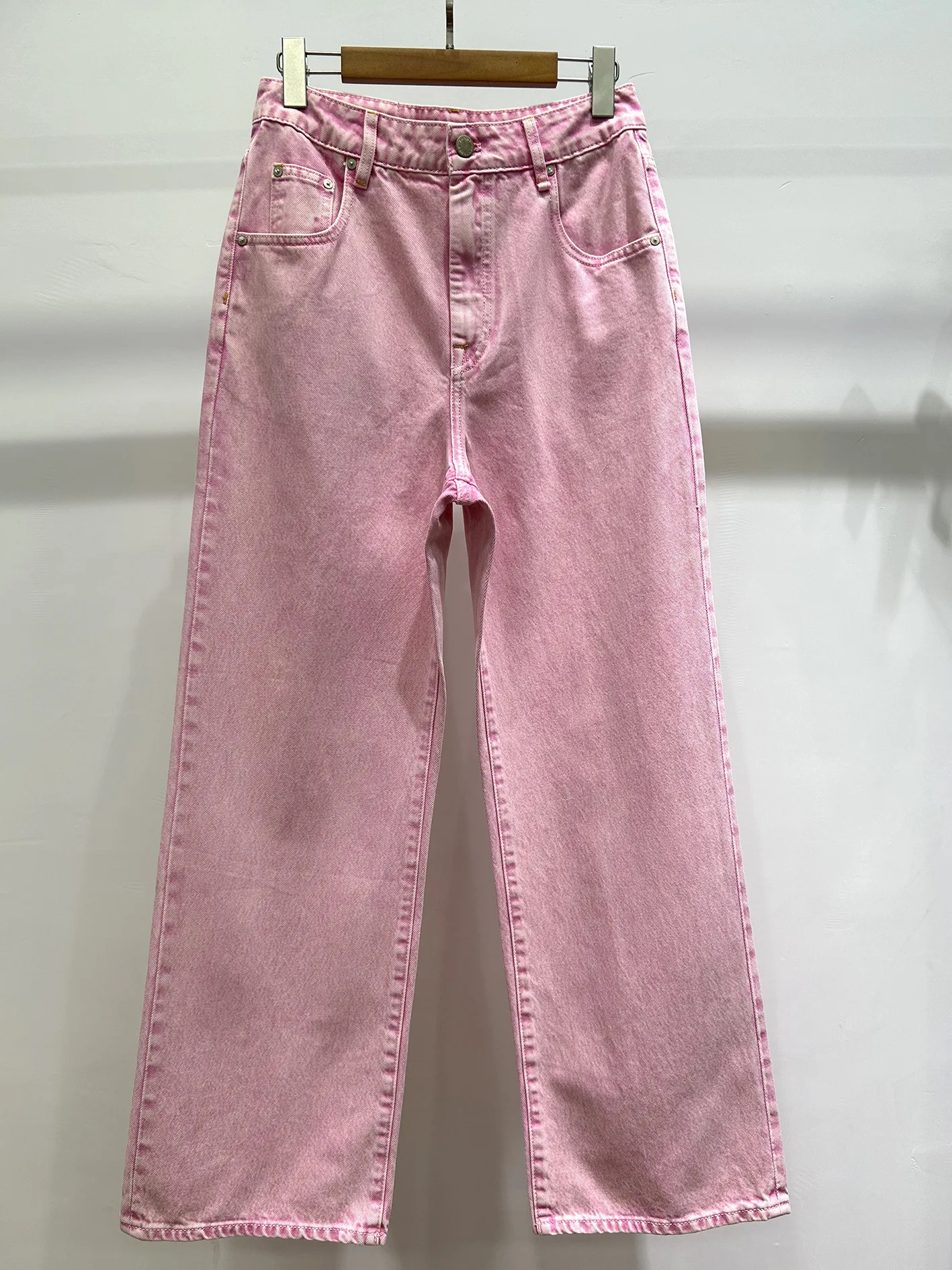 2024 Spring/Summer New Designer\'s Non Elastic Sakura Pink Colored Denim Low Waist Straight Leg Pants for Women