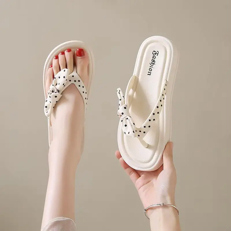 

Женские шлепанцы на плоской подошве с бантом, новые летние нескользящие домашние тапочки на мягкой подошве, легкие модные уличные пляжные тапочки