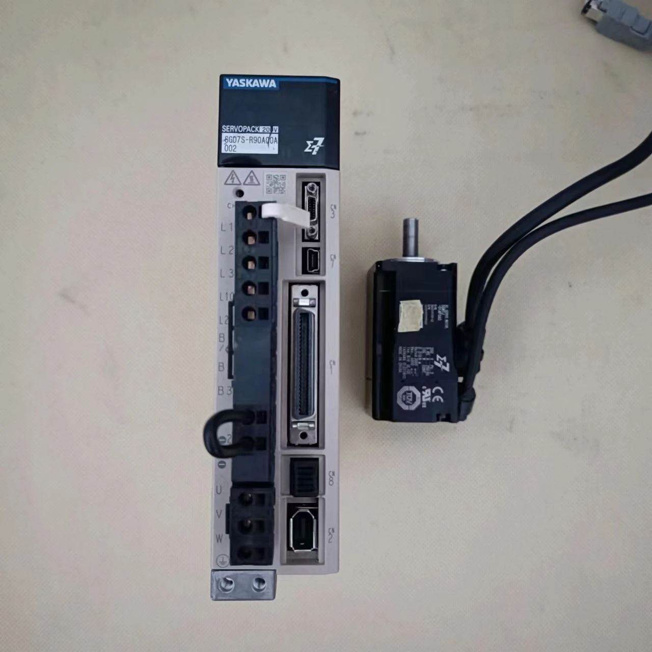 

Disassembly 7 Series Yaskawa 100W Servo Pulse Set SGD7S-R90A00A002/SGM7J-01AFC6S
