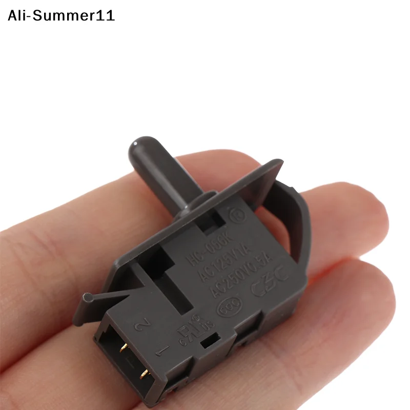 【A1a】1Pc HC-056K Refrigerator Spare Parts Door Light Control Normally Close Push Button Switch Refrigerator Freezer Door Switch