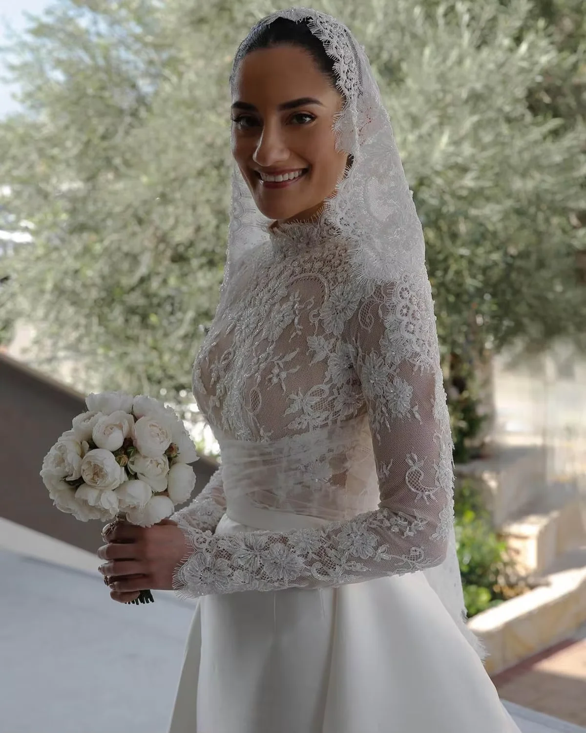 فستان زفاف حورية البحر الحديث المخصص مع الحجاب يزين الرقبة العالية فساتين العروس الدانتيل كم طويل سويب تراين فساتين الزفاف