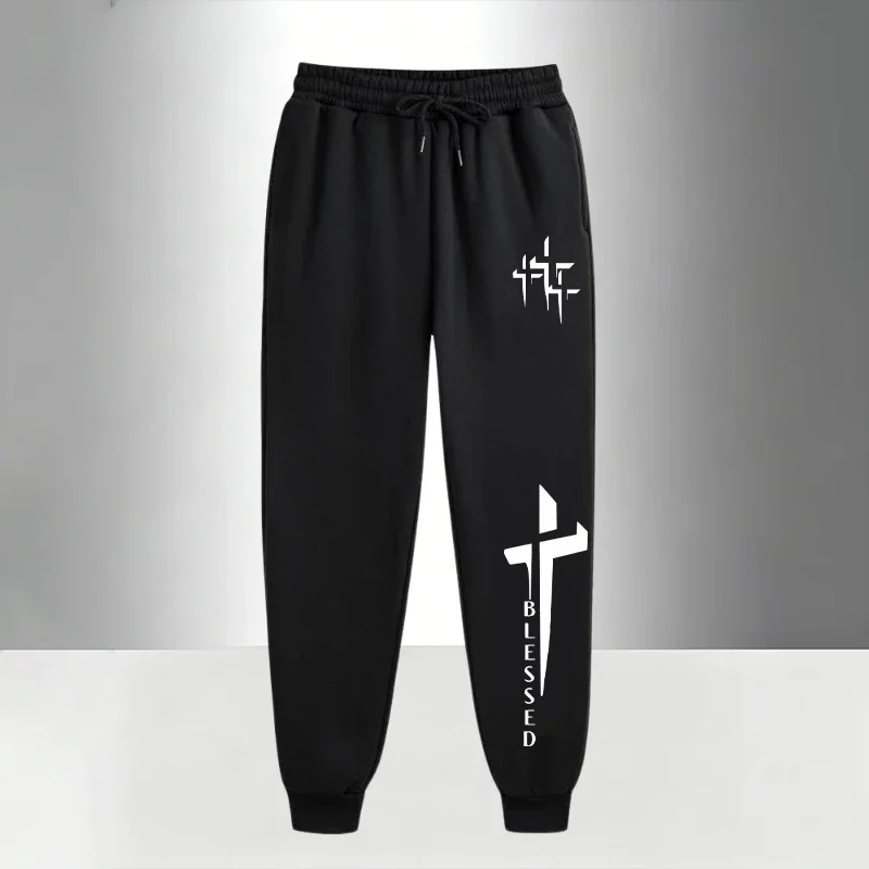 Immagine 7: Tuta da uomo con stampa Cross Blessed, felpa con cappuccio e zip e pantaloni neri, set casual urbano alla moda