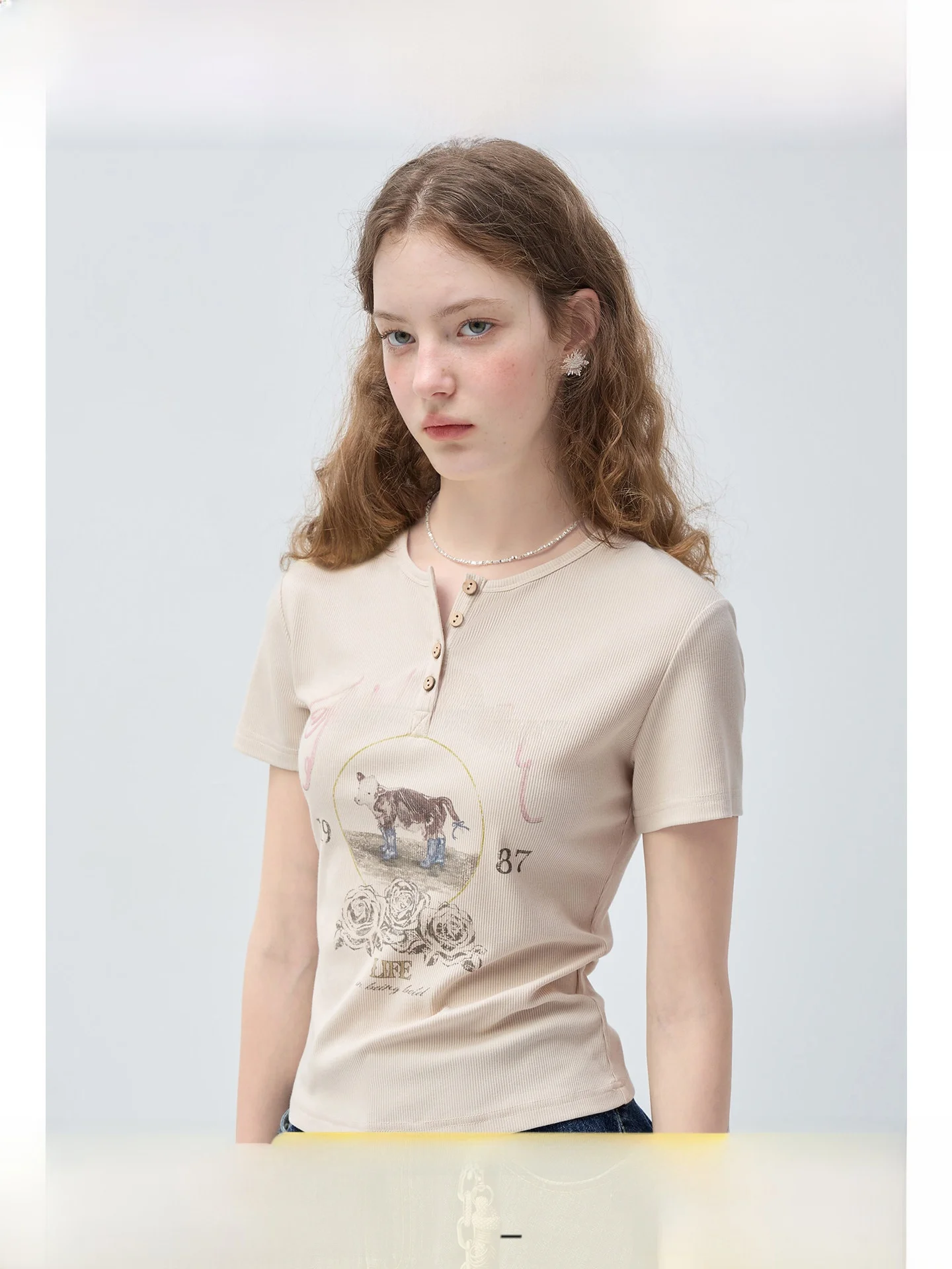 

Женская футболка больших размеров с принтом на плечах, коротким рукавом, в повседневном стиле, с цветочными и животными узорами, дышащая, приятная для кожи.