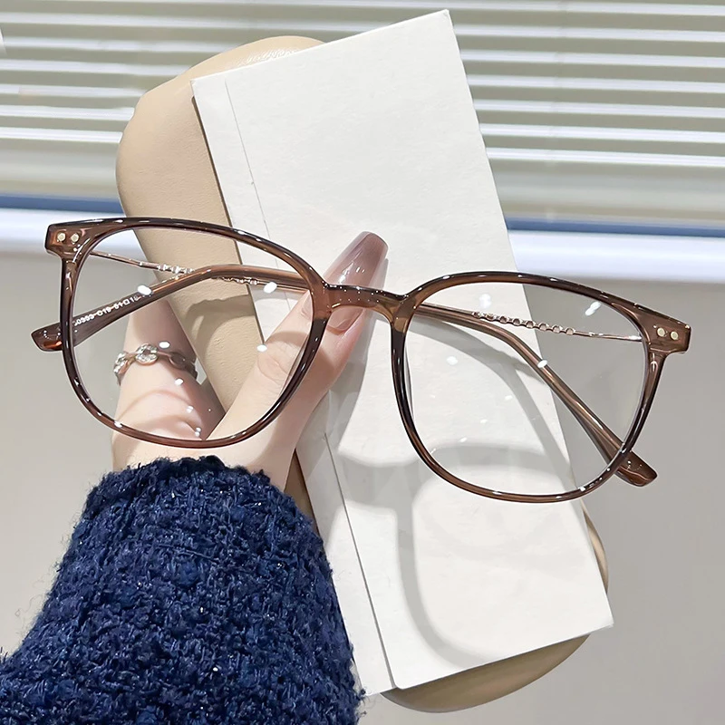 ISLINO Simple Reading Glasses Women Photochromic Anti Blue Light Prescription Glasses Myopia Customizable Progressive Eyewear