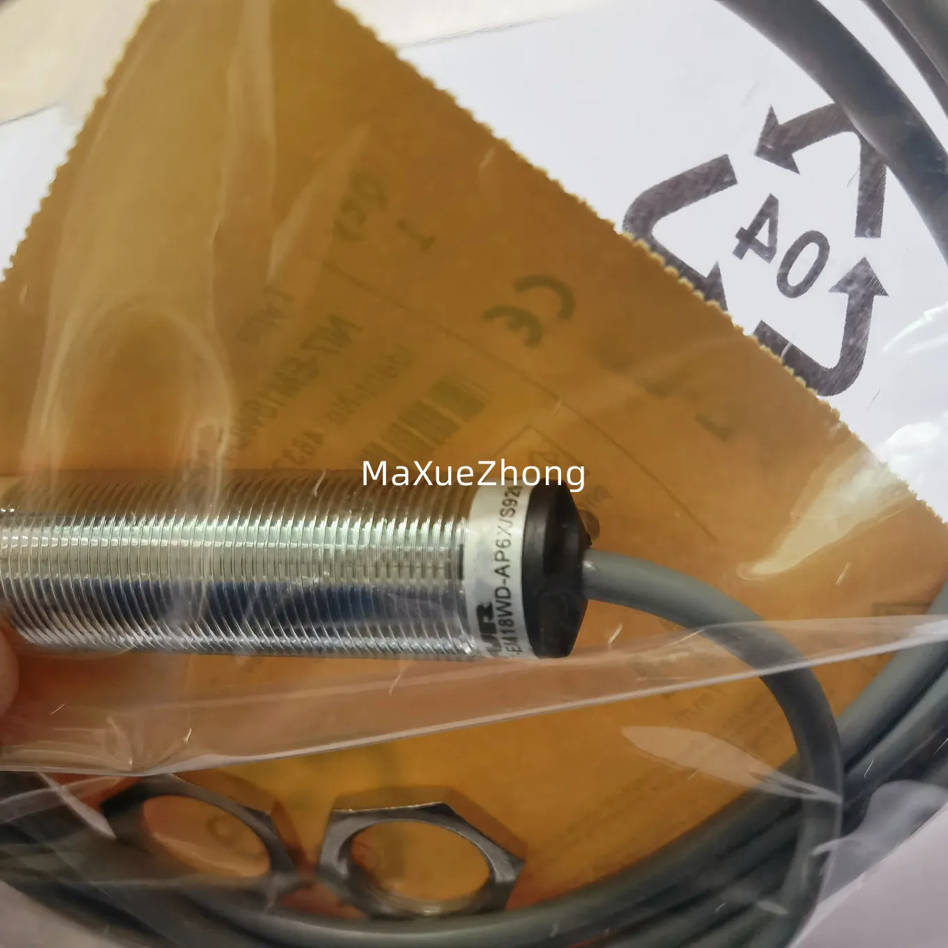 Asli baru 100% proximity switch NI7-EM18WD-AP6X/S929