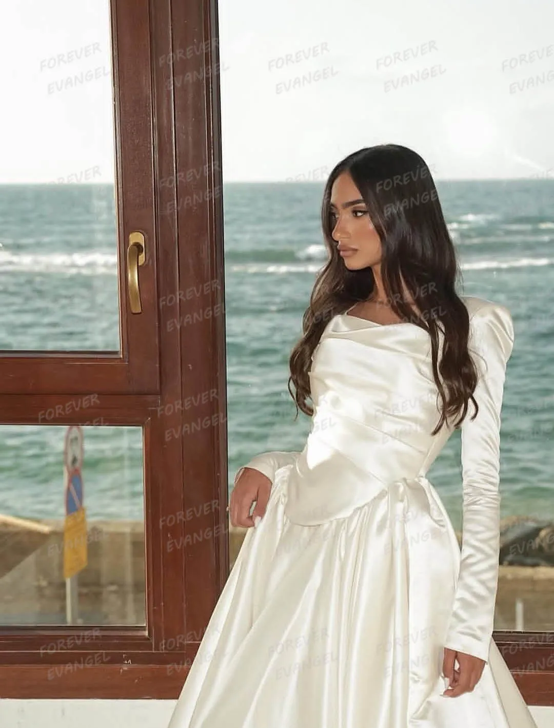 シンプルなフォーマルウェディングドレス女性 A ライン花嫁ドレス長袖サテンボートネックカスタマイズされたエレガントな Vestidos De Novia 2025