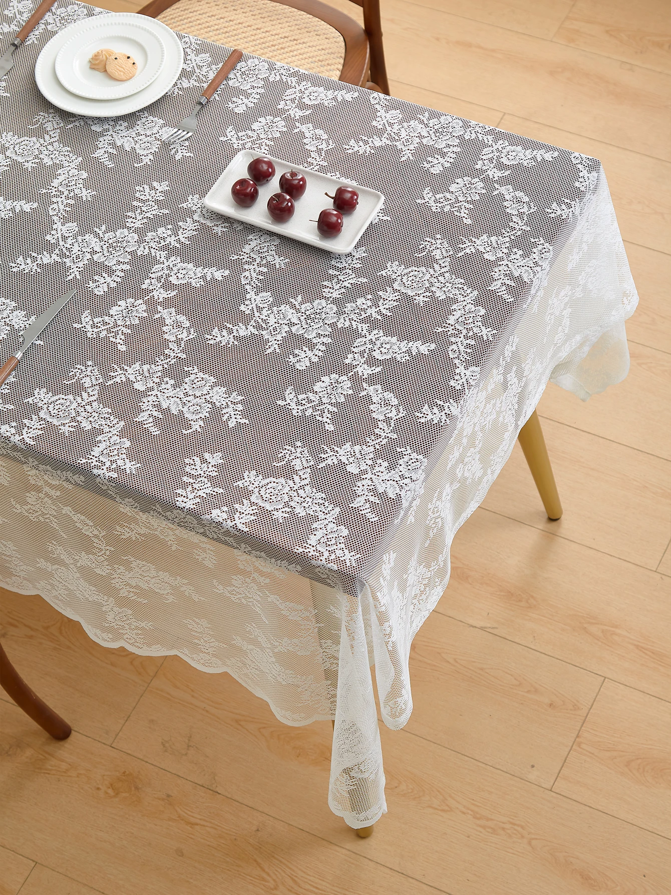 White Lace Floral Folded Tablecloth for Weddings, Parties, Dining Tables, Pure White Lace Tablecloth