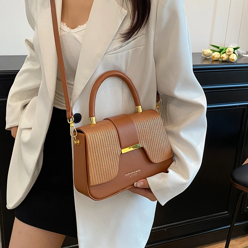 

Stylish Women Messenger Purse Minimalist Vintage Unique Crossbody Bag Leather Solid Color Large Capacity Fashion