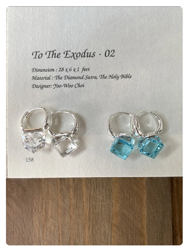 Quadratische Zirkonia-Huggie-Ohrringe, Silberbeschichtet, Blaue Klare Kristall-Creolen, Eleganter Alltagsschmuck für Frauen, Geschenkidee – Detail 18