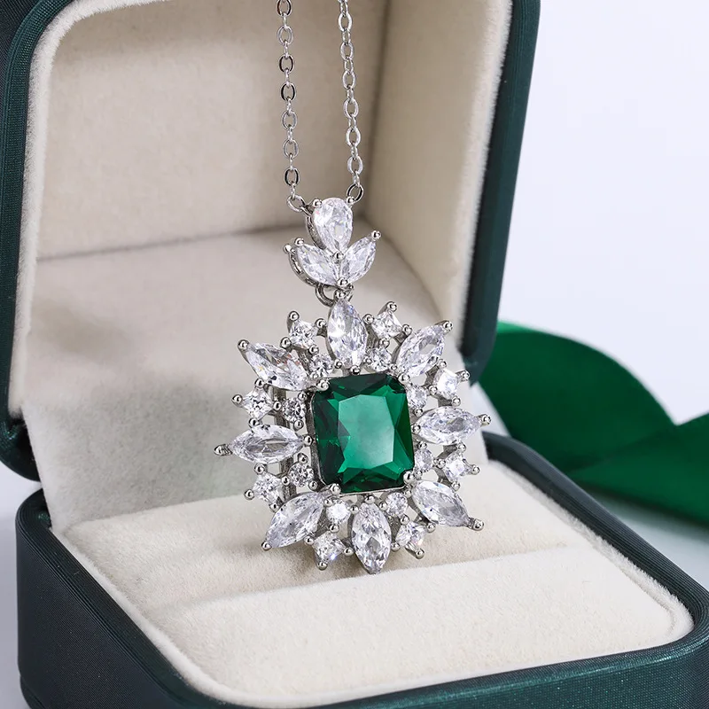 

High Quality Fashion Classic Crystal Pendant Necklace Everyday Wear