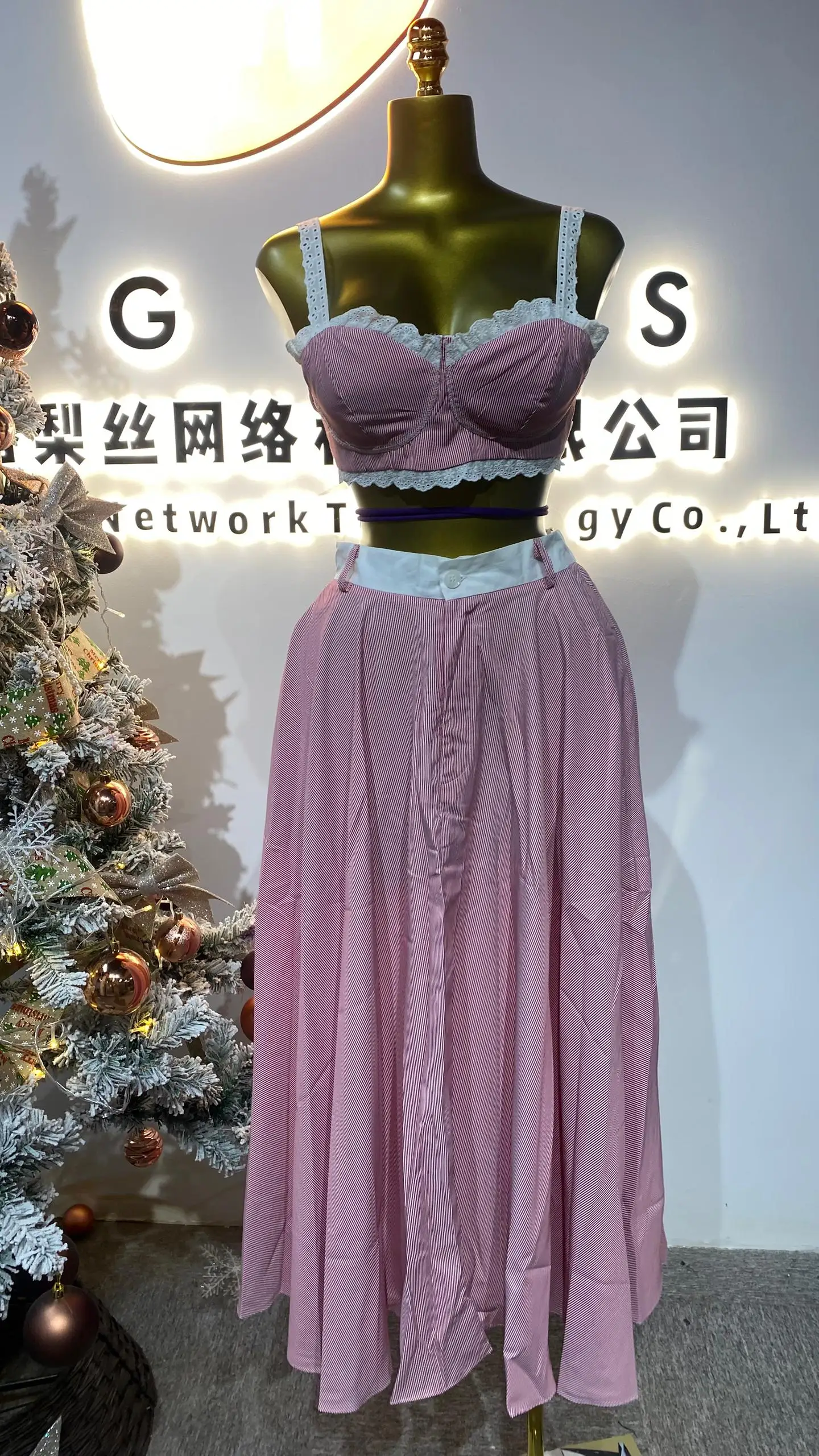 

2025 Summer Fashion Women's Lace Trimmed Blue and White Striped Suspender Skirt Set 2-Piece Set-GZMM022