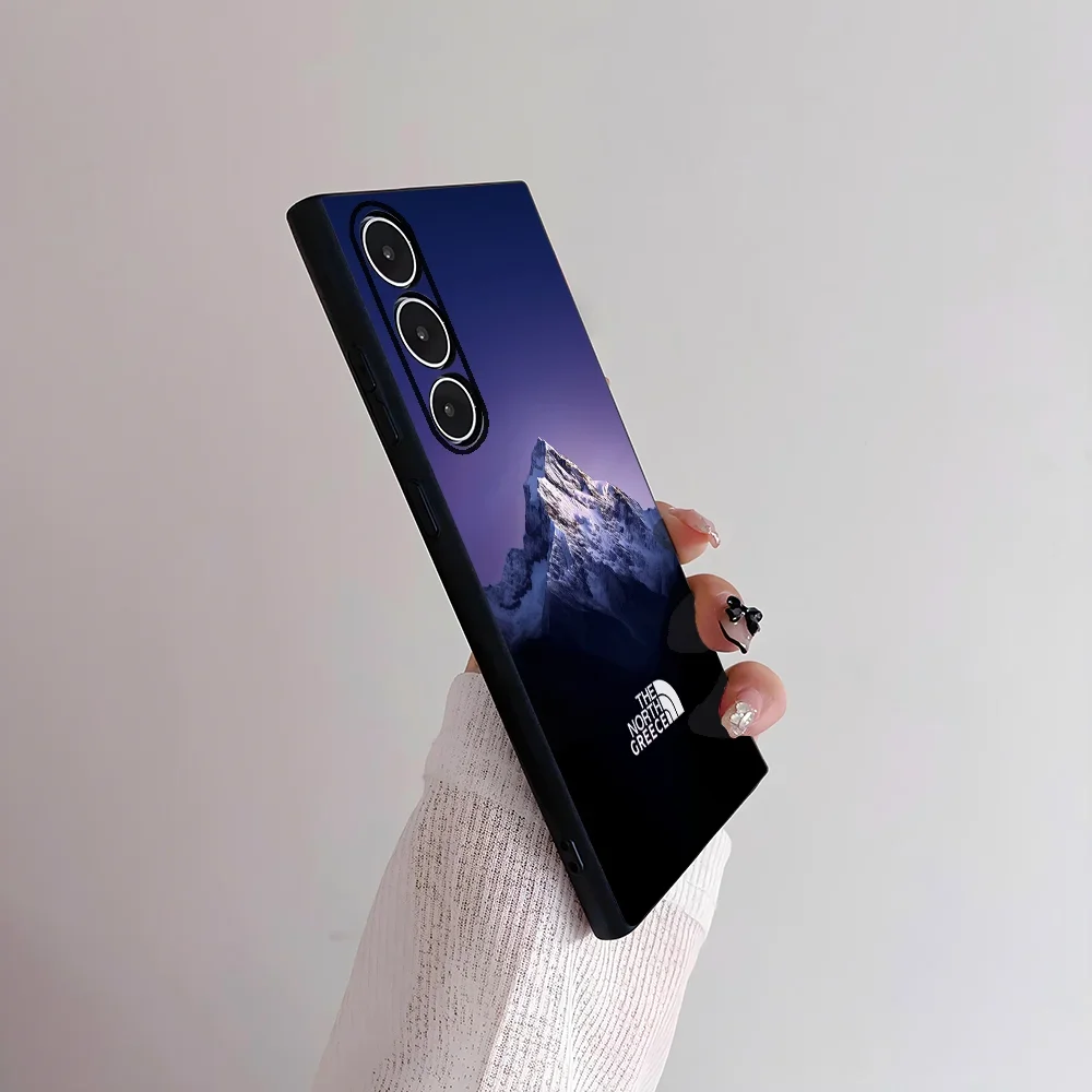 เคสโทรศัพท์ลายแฟชั่น The Peaks To The North Of Passion สำหรับ Samsung S Series S21 S22 S23 S24 S25 FE Plus Ultra TPU นุ่มสบายผิว