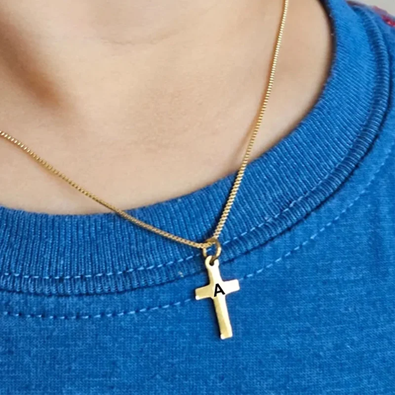 Halskette mit Buchstaben-Kreuz-Anhänger aus 18 Karat vergoldetem Edelstahl für Jungen, Mädchen, Kinder, Kinderschmuck