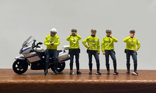 HO 1/87 Geschilderd figuur Politie Verkeersfiguur Hardlopen, Boksen, Marathon Running Action Soldaat Miniatuur Toeristische Groepsfiguur