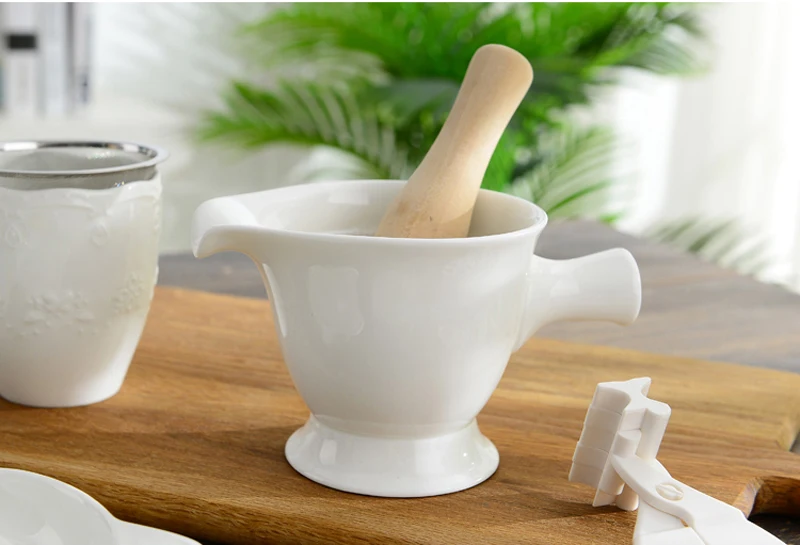 Plain White Embossed Porcelain Grinder with Sticker, Ceramic Mortar and Pestle for Fruit Vegetable Spice, Salad Food