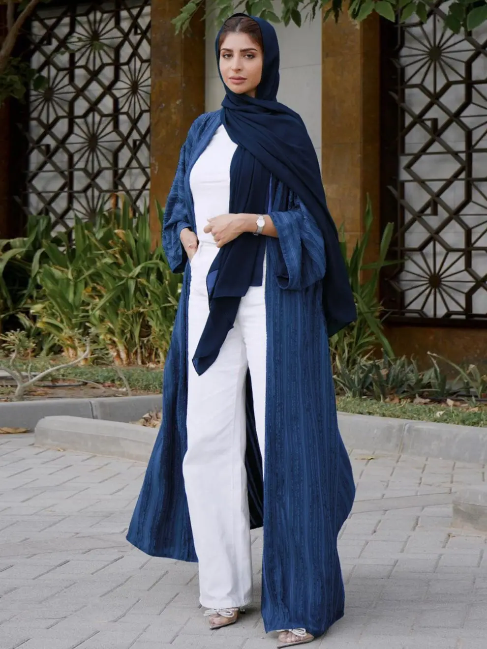 Prezzo speciale promozione liquidazione moda Striple Stitch musulmano peignoir Robes syari Dubai femminile Abaya abito musulmano con cintura