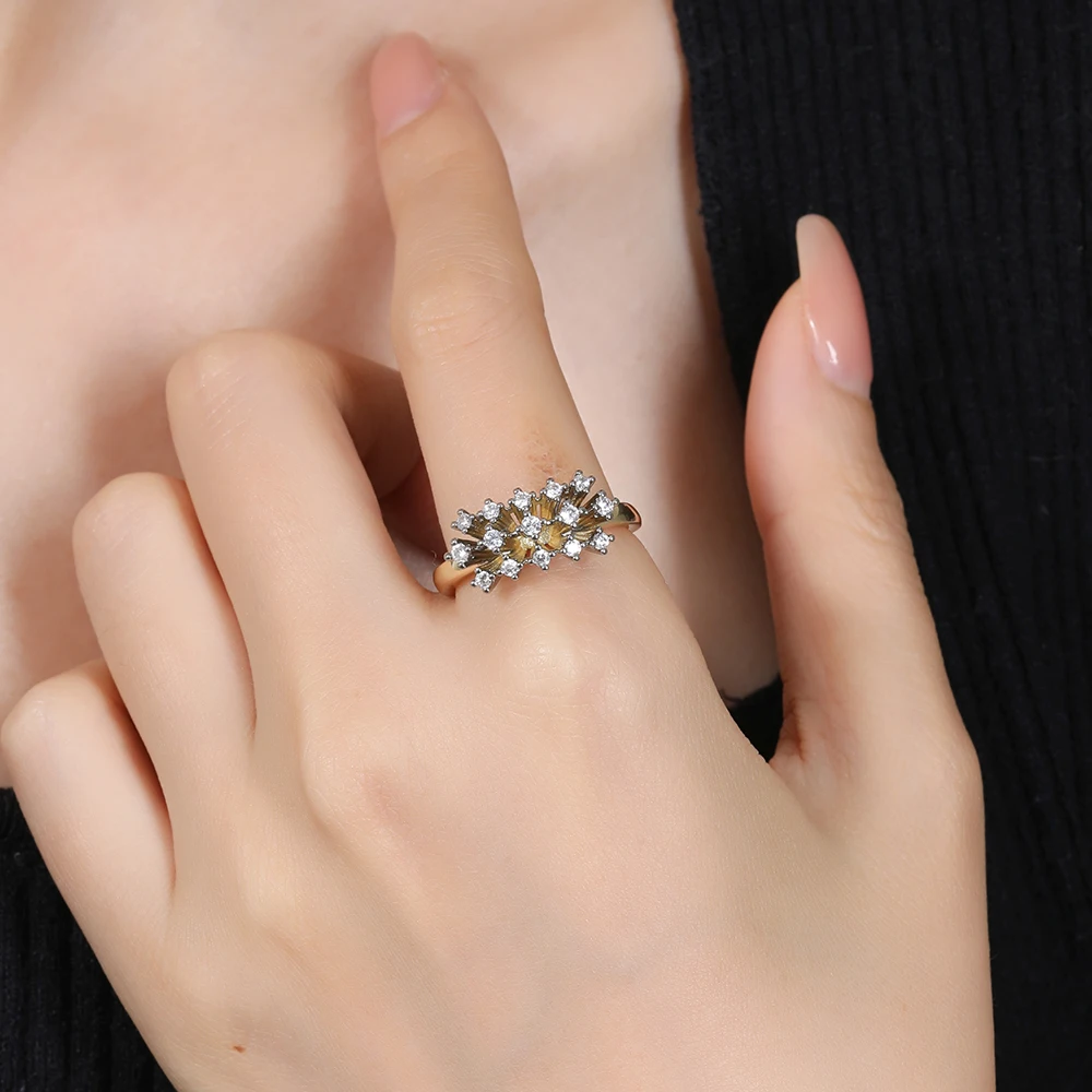 Fächerförmige radiale Reihen von Diamantohrringen und -ringen, retro zweifarbiger Modeschmuck, vielseitig für Partys und Bankette. – Detail 3