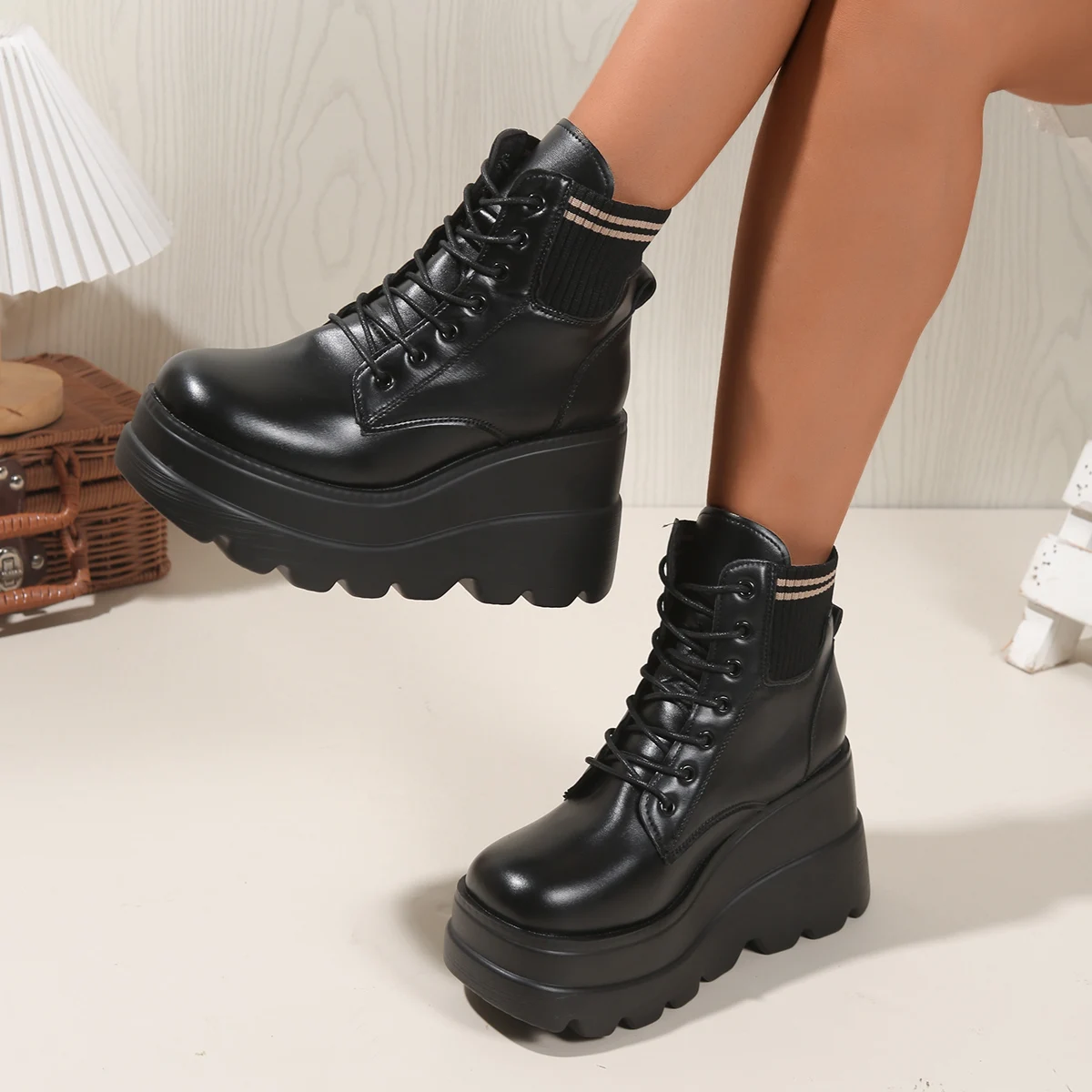 Women's Spring Autumn Anti-slip Comfortable Heightening Slimming Ankle Boots 2026 New Thick Soled Non-Tiring Rock Short Boots