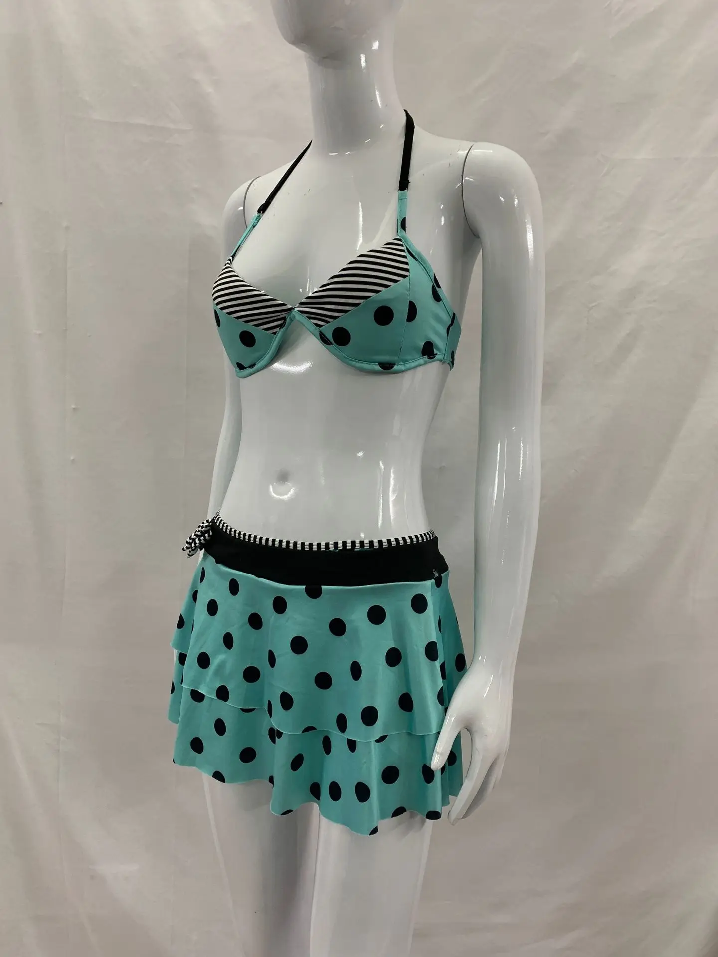 2026 Neuer Y2K Süßer, cooler mintgrüner Wellenpunkt-Bikini mit hängendem Hals und geteiltem Badeanzug, 3-teiliges Set mit Kuchenrock für Damen – Detail 9