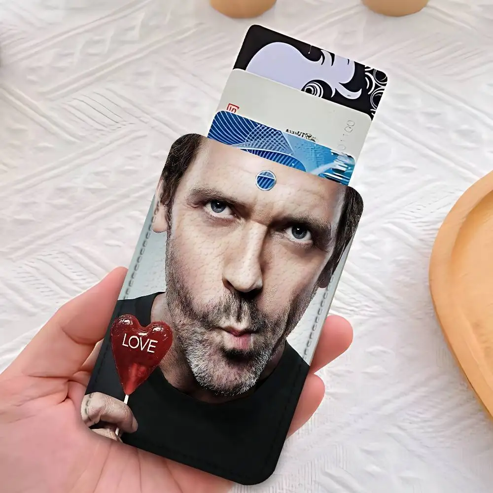 حافظة بطاقات من الجلد الصناعي الفاخر من تي في إتش-هاوزز إم دي للاستخدام اليومي مع مشبك معدني وتصميم قابل للتخصيص