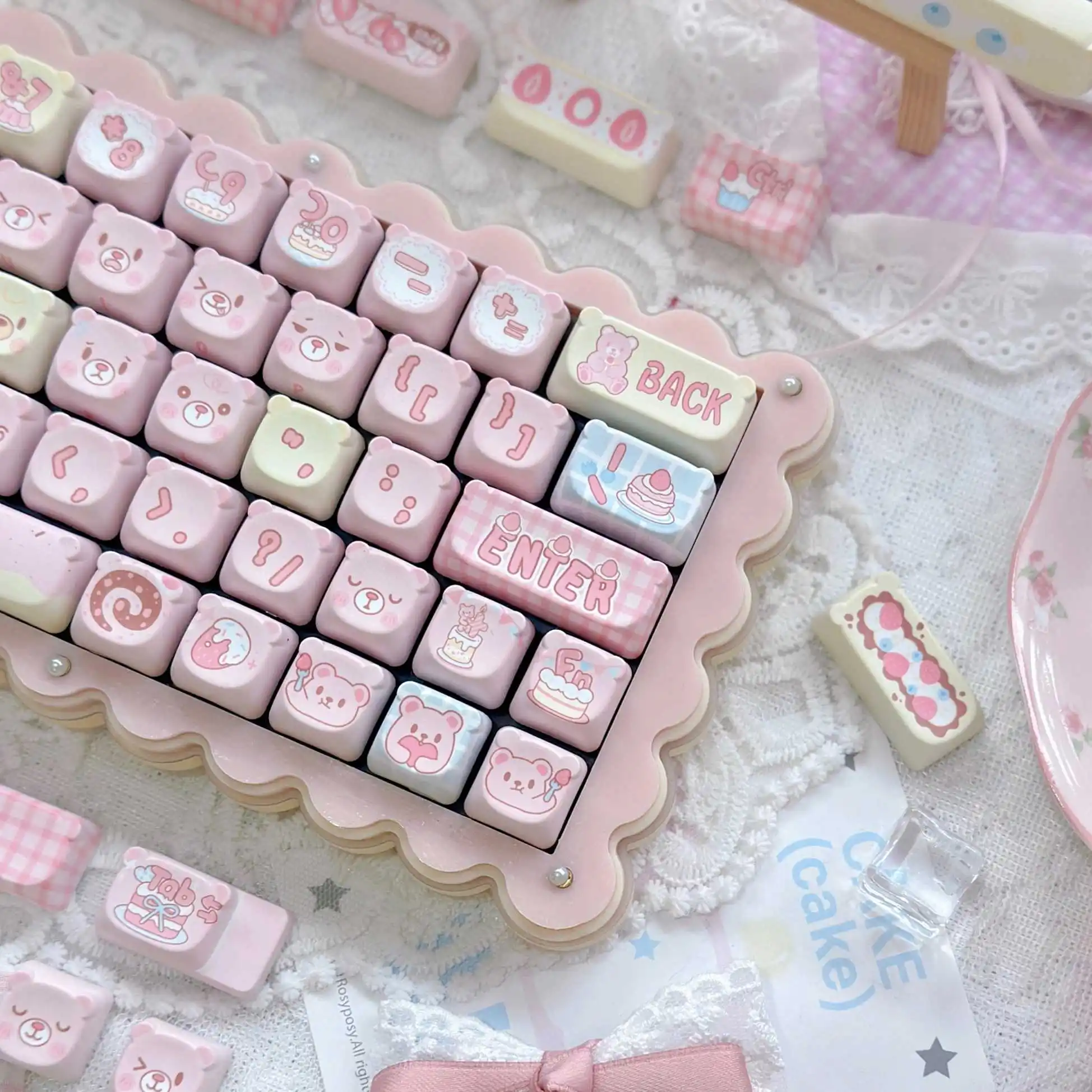 

Kawaii Cute Bear Keycaps 128 Key PBT Heat-sublimation EAO Profile Girls Cartoon MX Switch Mechanical Keyboard Keycaps Girl