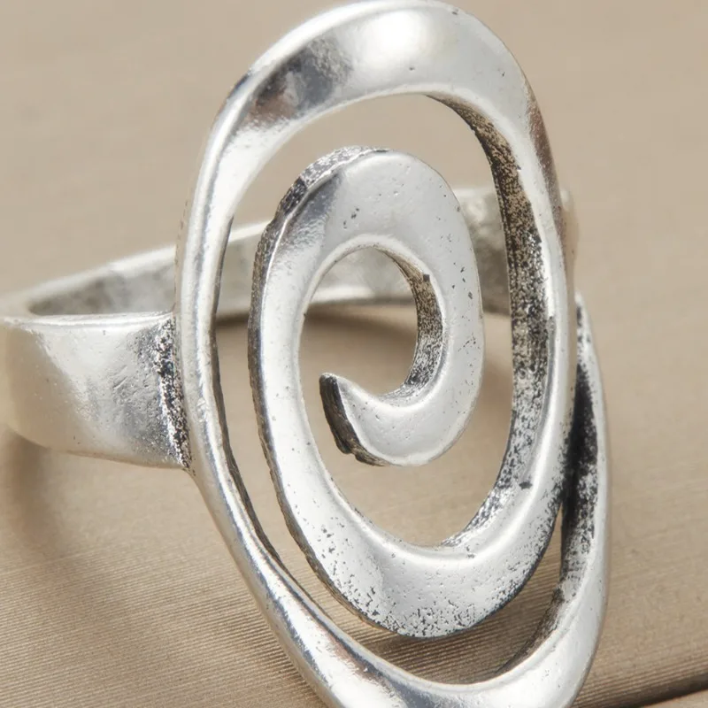 Fashionable Metal Spiral Conch Suitable Women's Silver Ring Casting Fashionable Charming Fingers Daily Jewelry Handicrafts Gifts