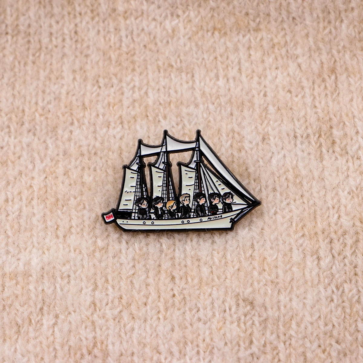 Segelboot-Emaille-Pin: Cartoon-Sechsmänner-Schiff-Reversbrosche, Vintage-Matrosenabzeichen für Jeansjacken, Rucksäcke, Fans, Schmuckgeschenk – Detail 6
