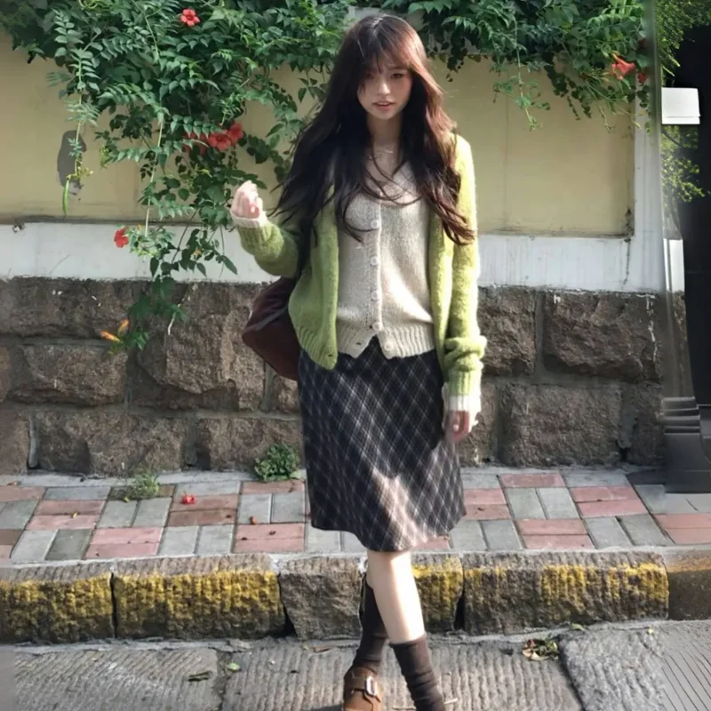 Diamond Pattern Skirt Autumn New Retro College Age-reducing Straight A-line Plaid Mid-length Skirt