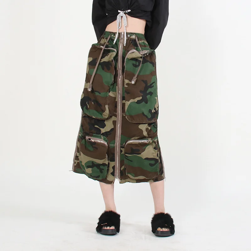 The design feels camouflage printed dresses in the new spring 2023 fashion elastic waist pocket zipper loose skirts